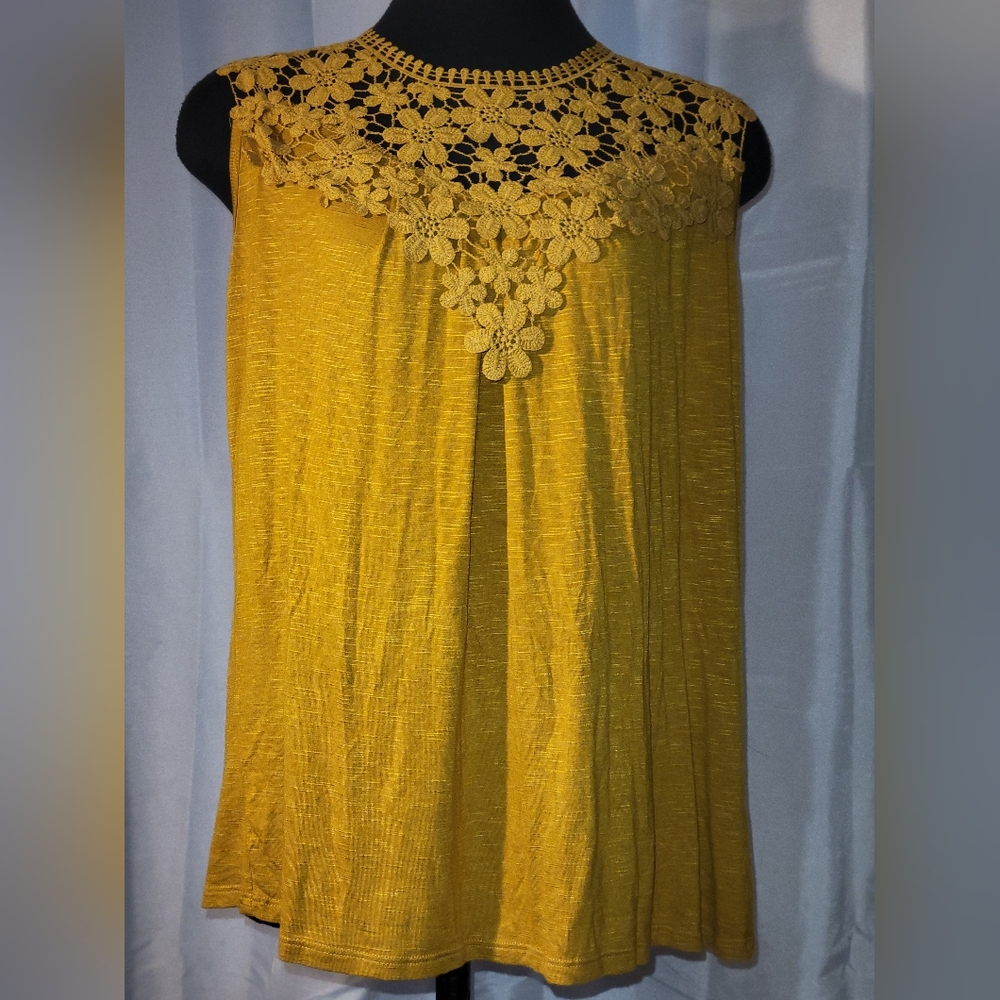 ADIVA  NWT  embroidered sleeveless casual top